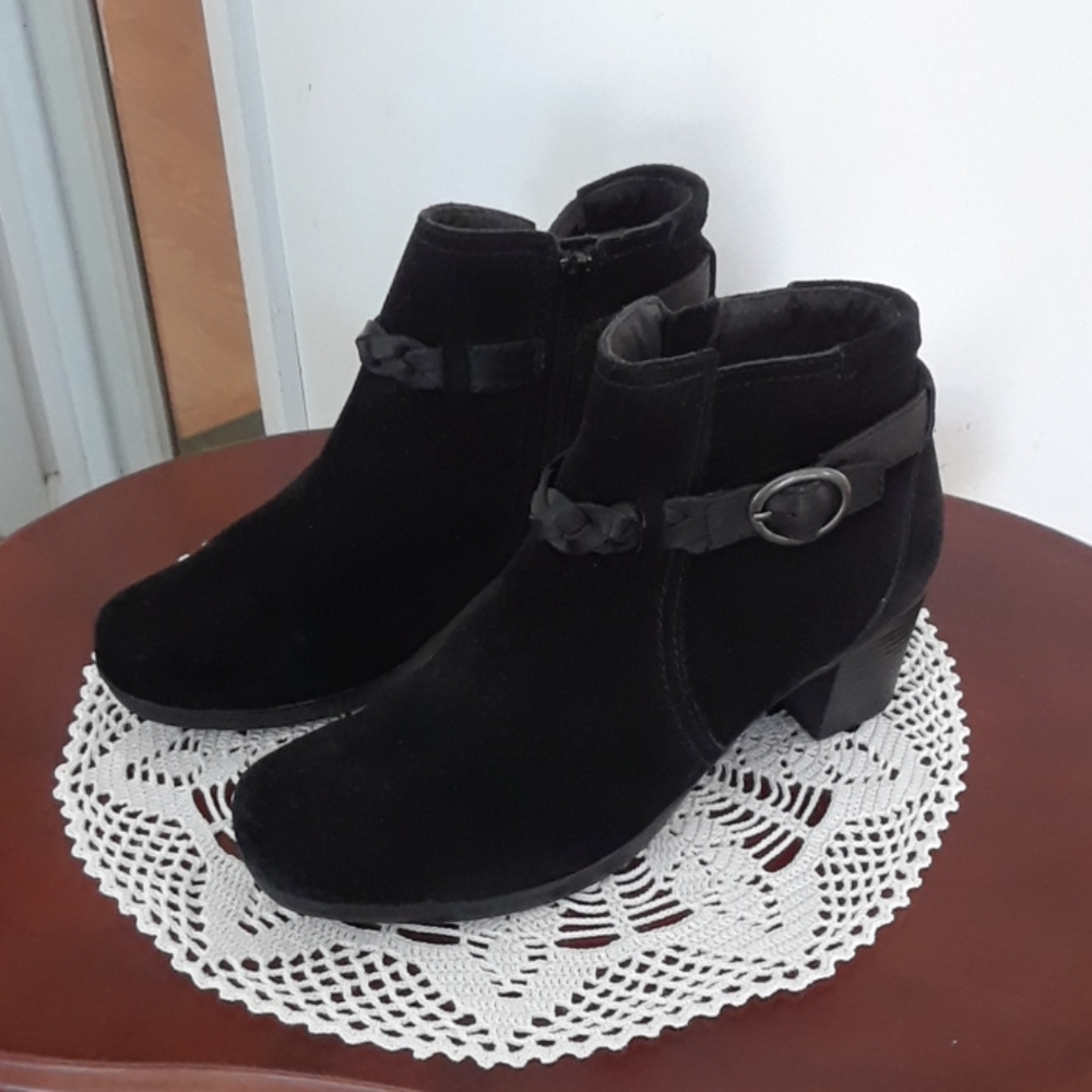 Women's plus size boots